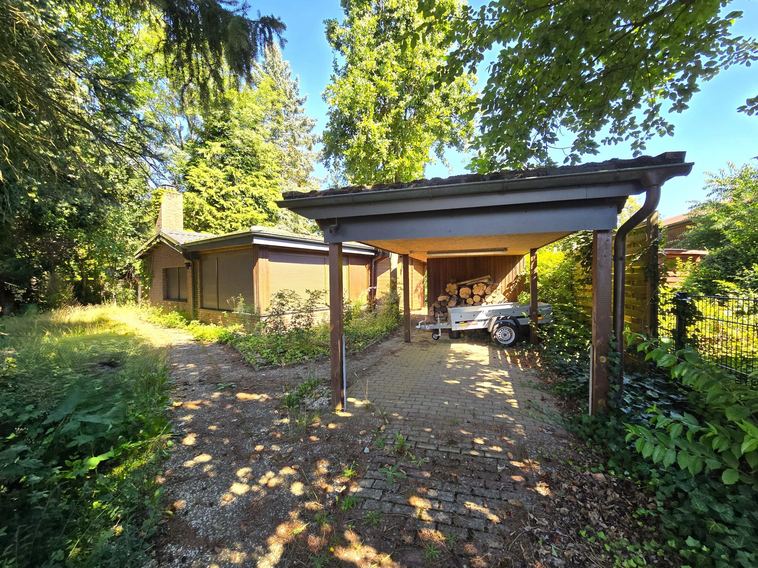 Haus und Carport
