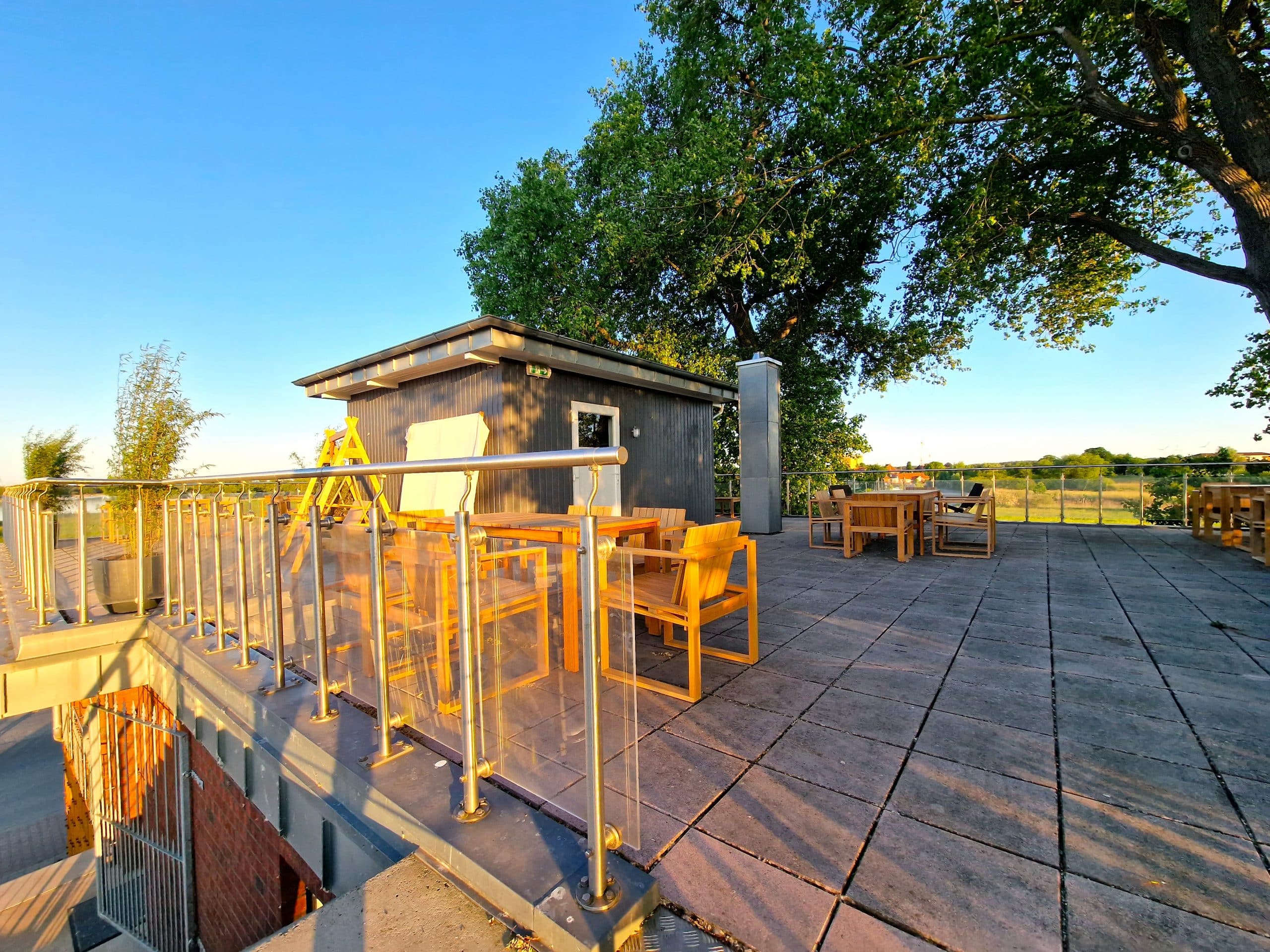 Dachterasse mit Außenaufgang